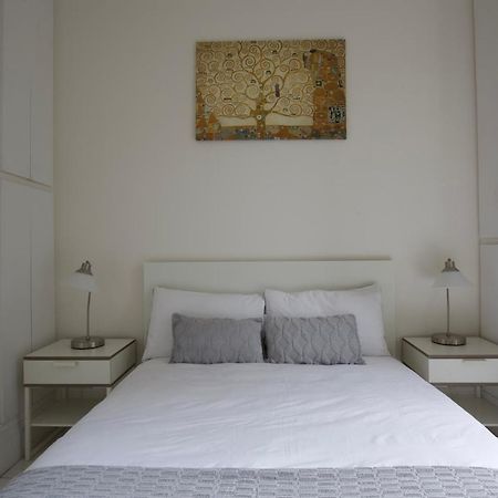 Large 2 Beds Flat Overlooking Clapham Common Park Londyn Zewnętrze zdjęcie