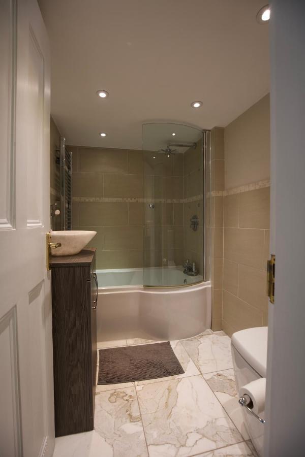 Large 2 Beds Flat Overlooking Clapham Common Park Londyn Zewnętrze zdjęcie